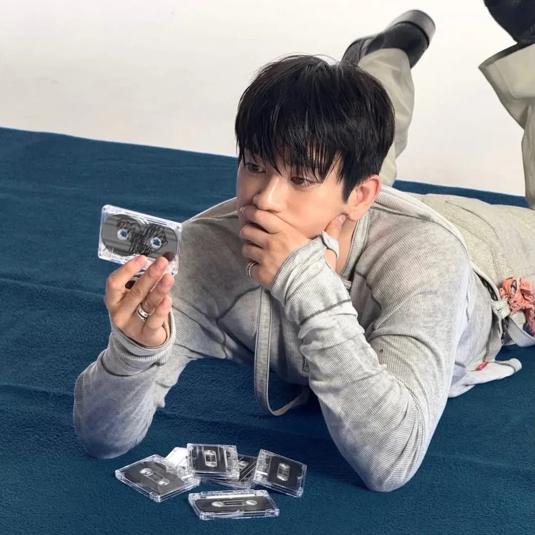 Recent activity shot of Jinyoung (GOT7)