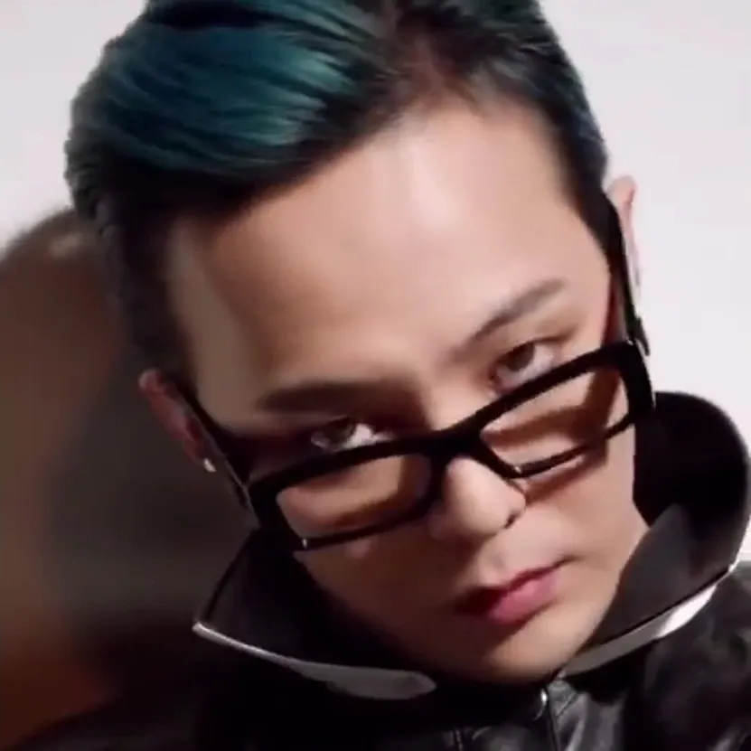 Behind-the-scenes cut of G-DRAGON (BIGBANG)
