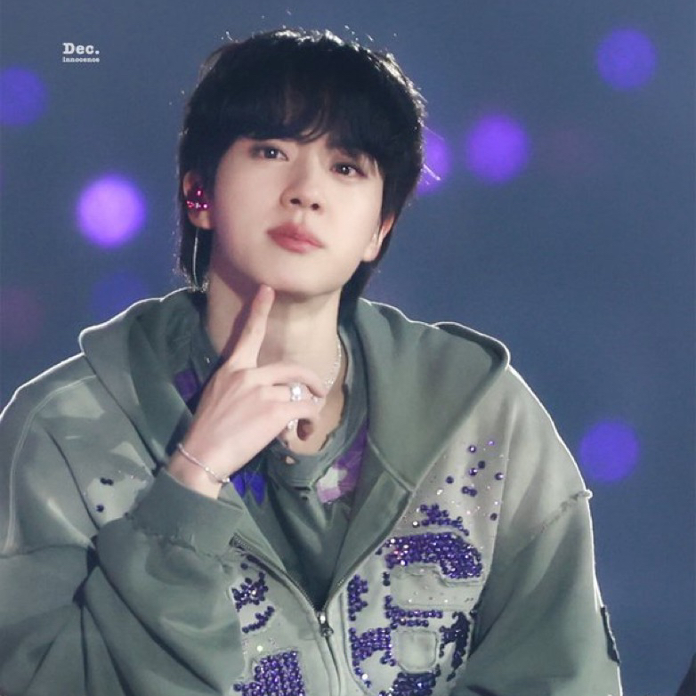 Foto aktivitas terbaru Jin (BTS)