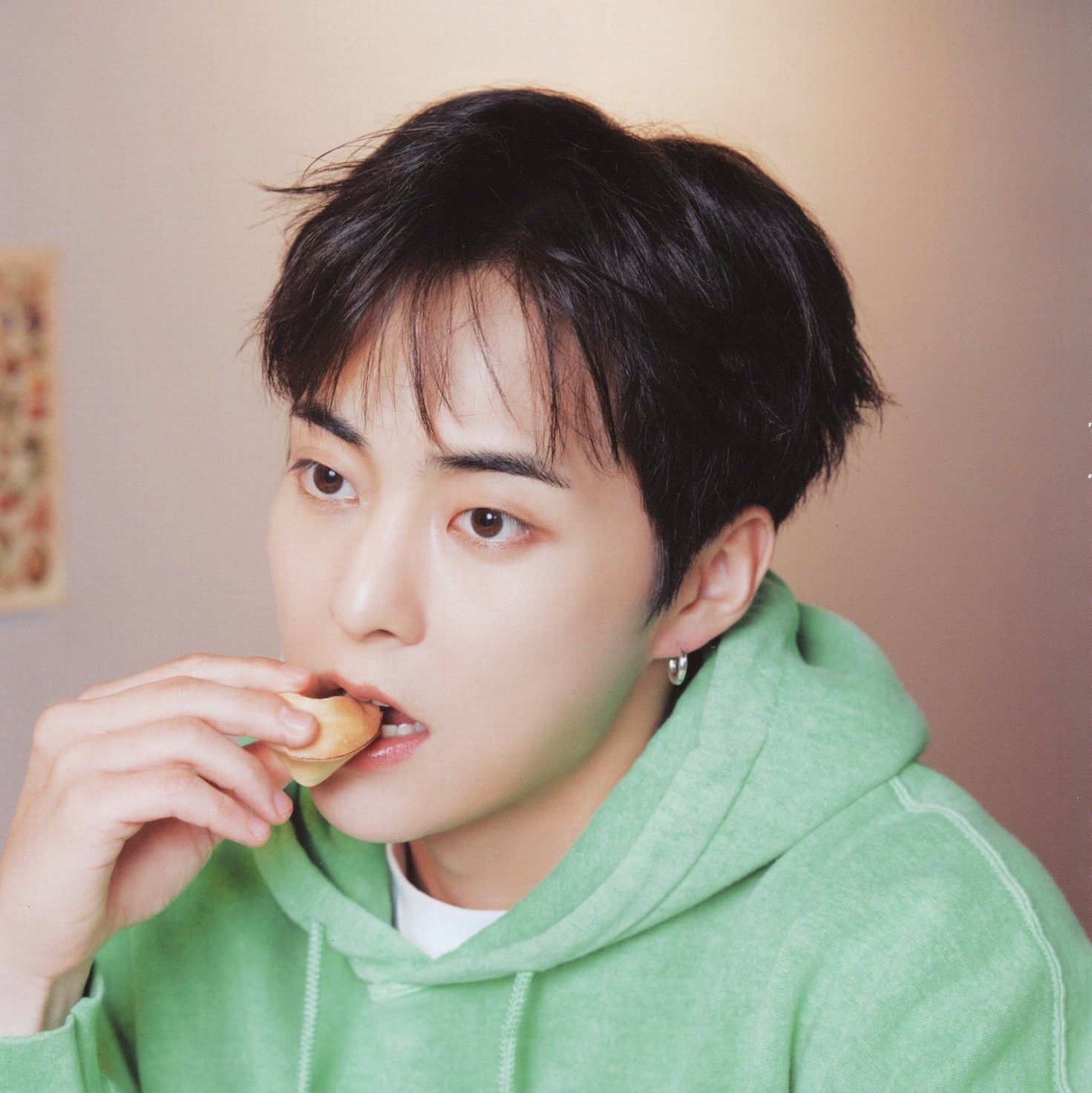 Behind-the-scenes cut of Xiumin (EXO)
