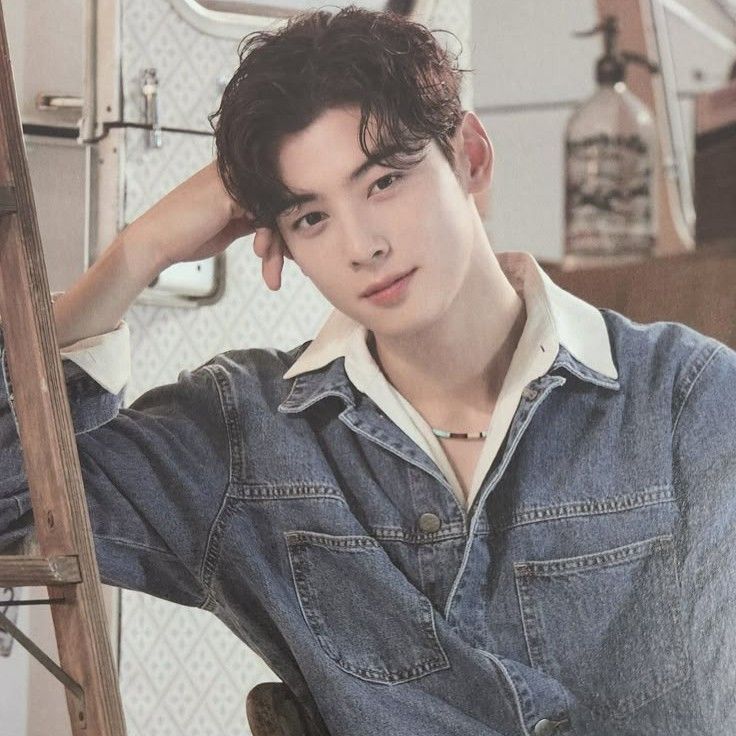 Latest photo of Eunwoo (ASTRO)