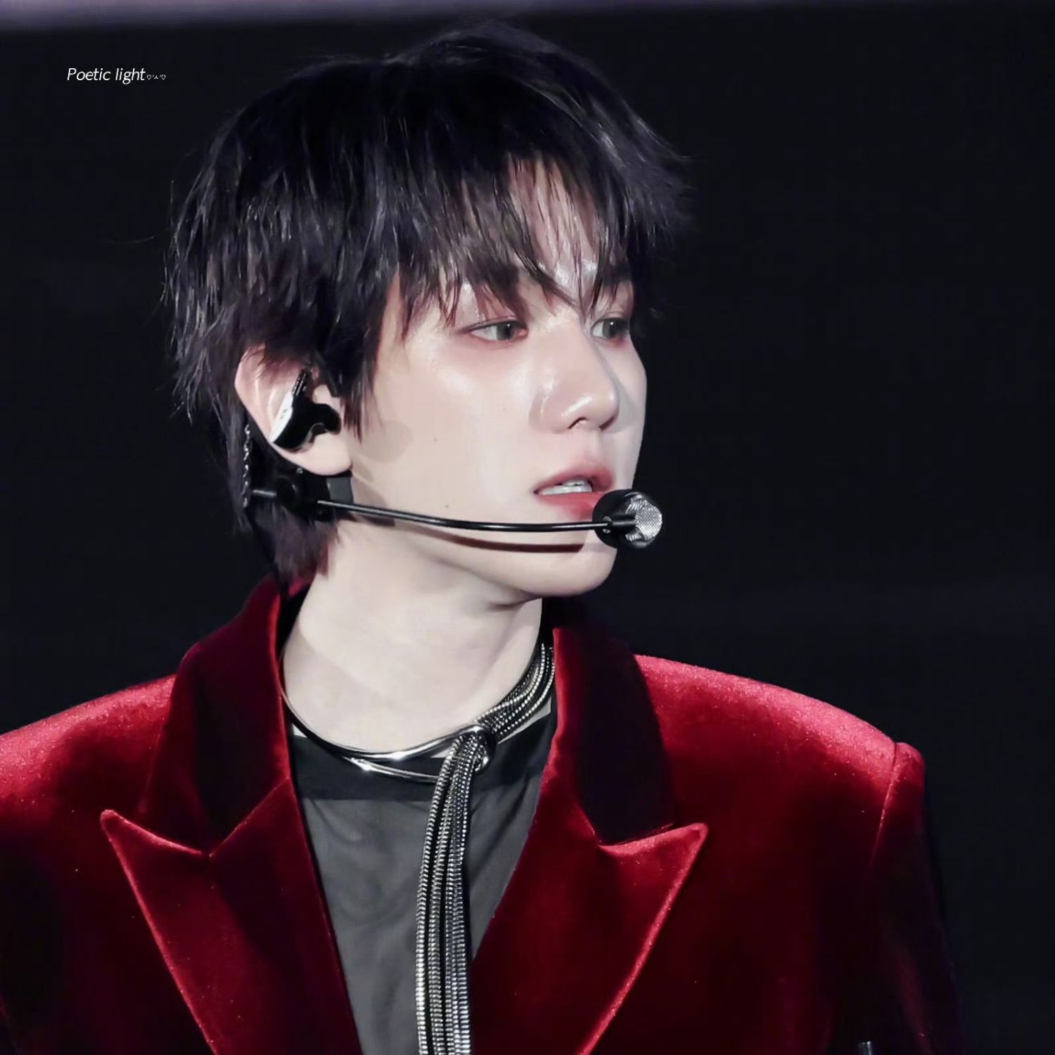 백현 (EXO)의 최신 사진