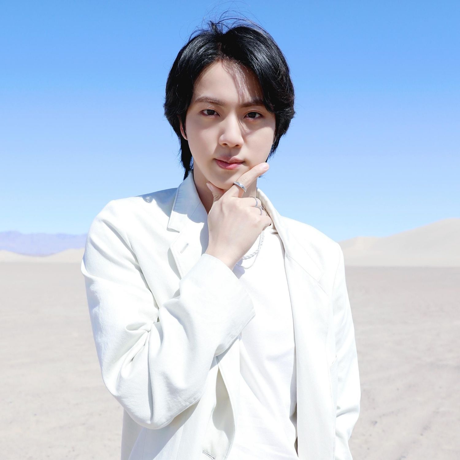 Foto terbaru Jin (BTS)