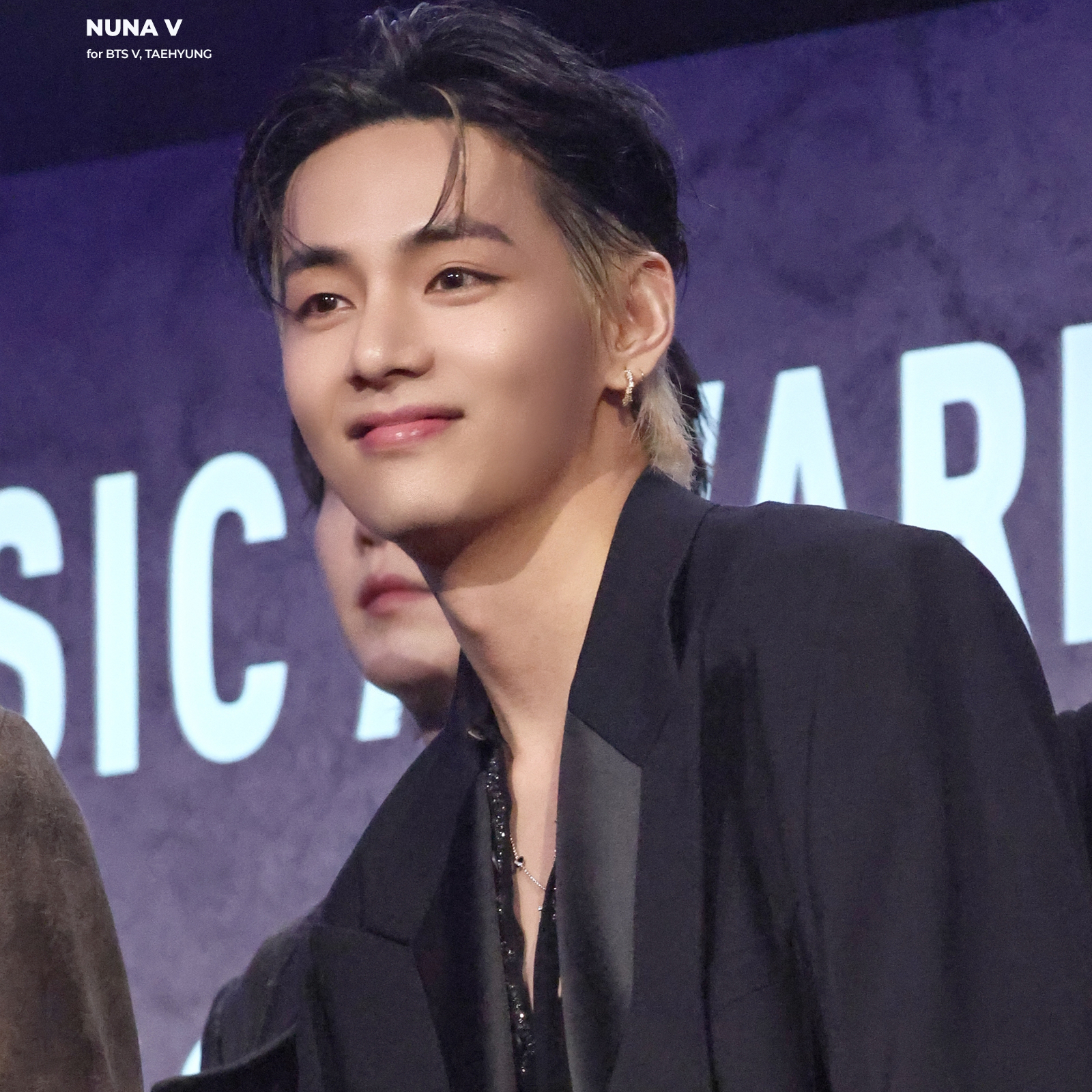 뷔 (방탄소년단) 최근 활동샷
