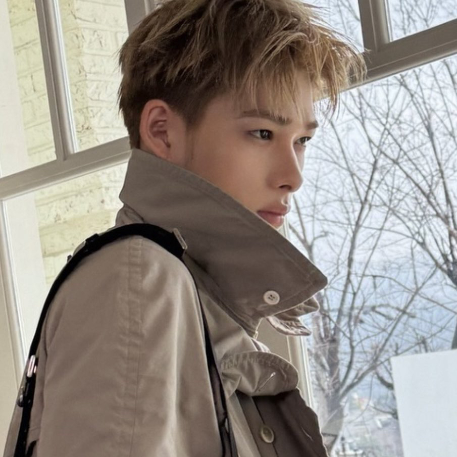 Foto terbaru NI-KI (ENHYPEN)