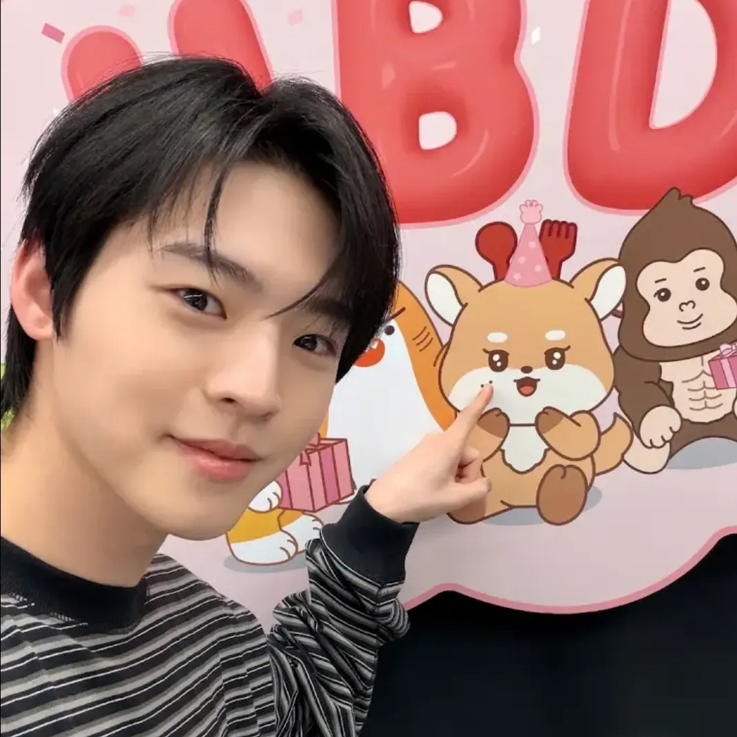 曉珍 (ONF)的幕後花絮