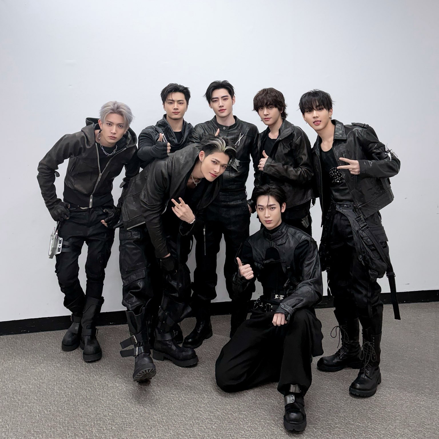 Foto aktivitas terbaru ENHYPEN