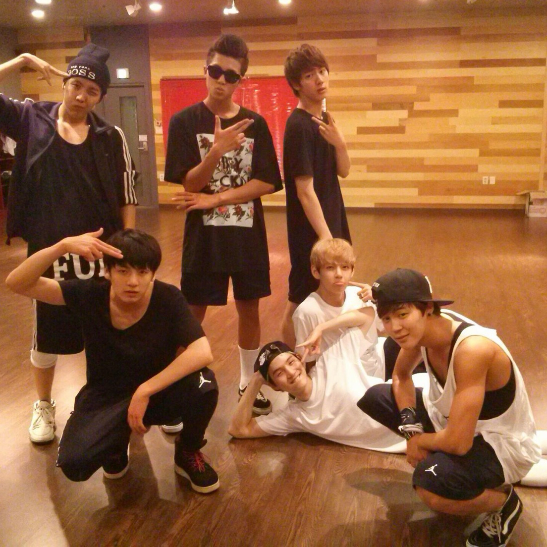 Behind-the-scenes cut of BTS