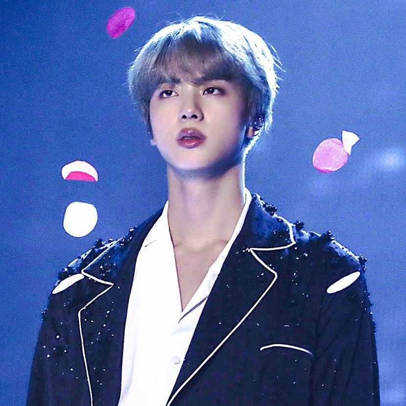 진 (방탄소년단) 최근 활동샷