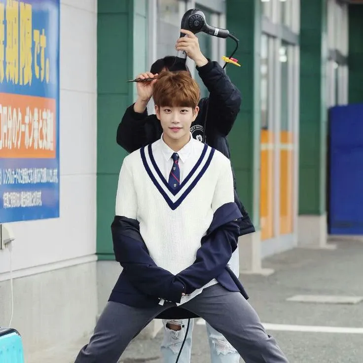 Behind-the-scenes cut of MJ (ASTRO)