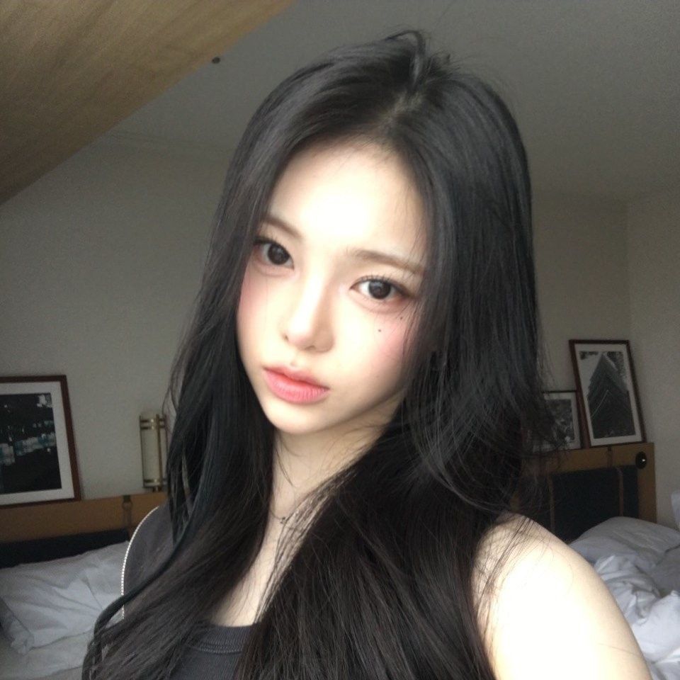 A moment captured by Ian (Hearts2Hearts)'s fan