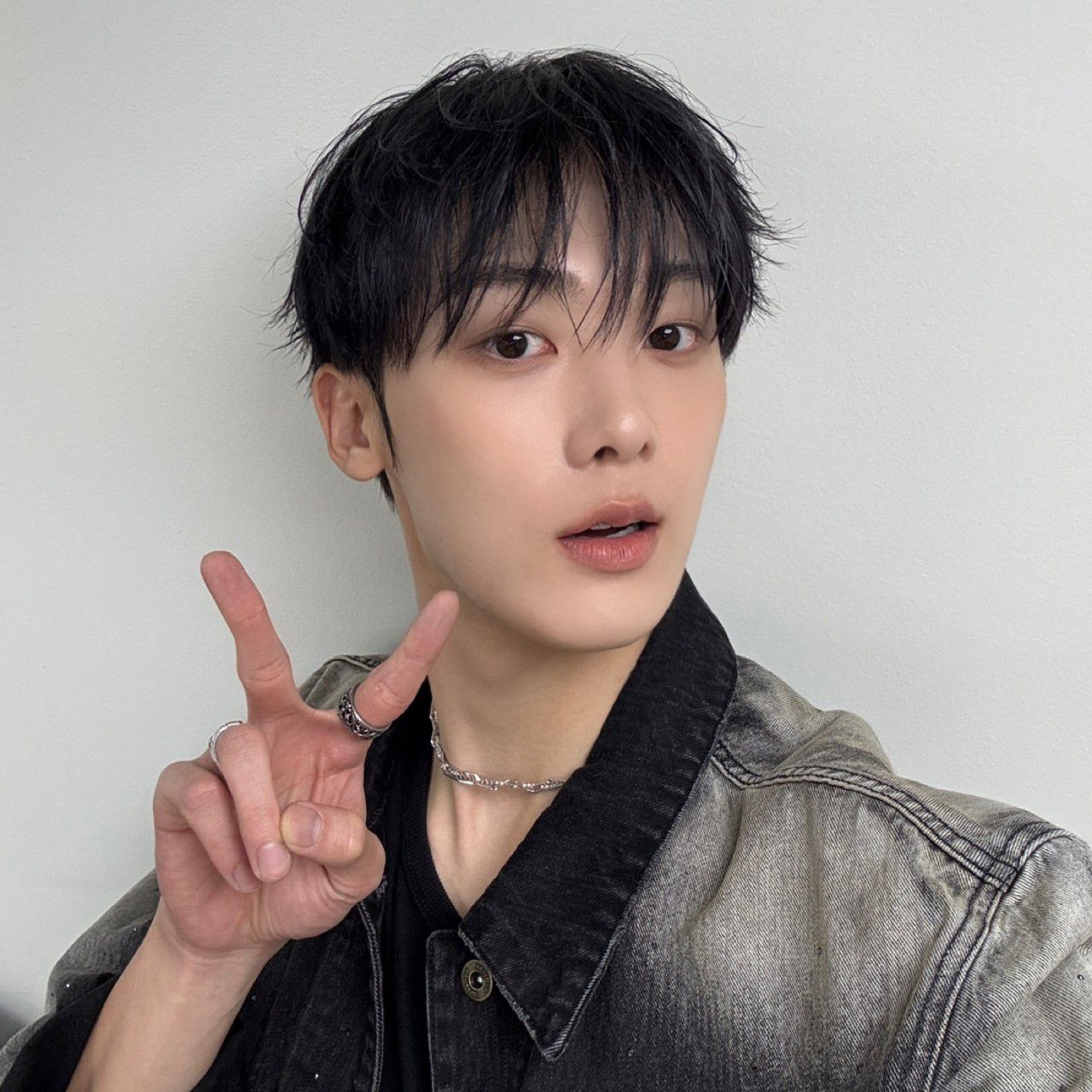 Behind-the-scenes cut of Sanha (ASTRO)