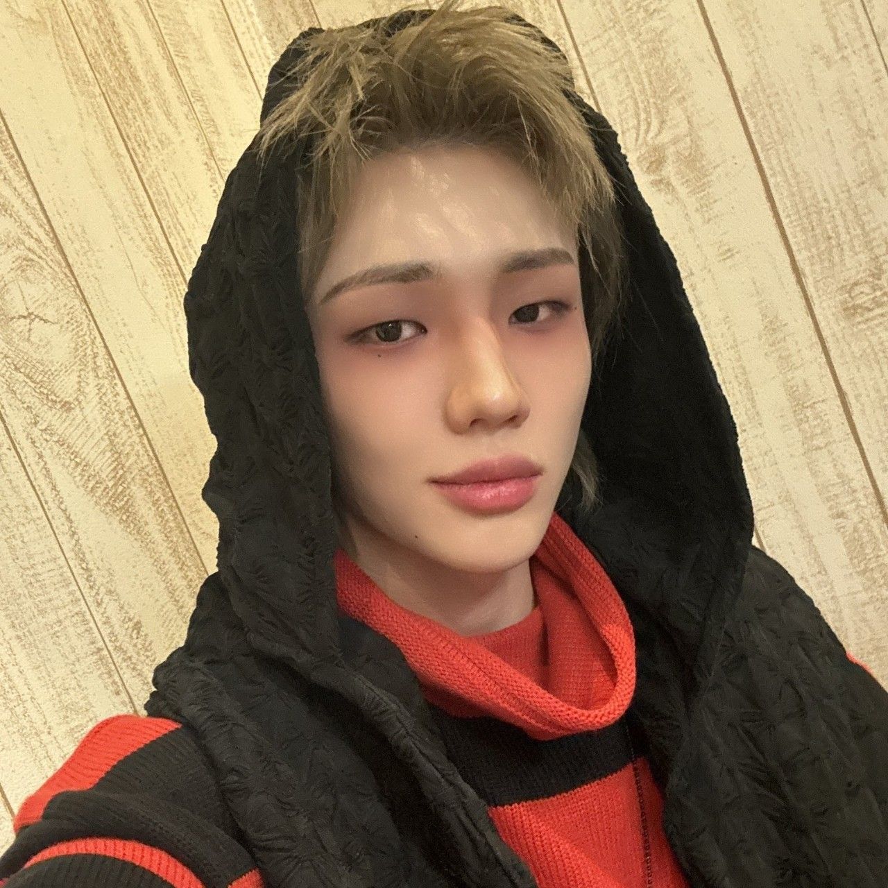 Behind-the-scenes cut of Junhyeok (TNX)