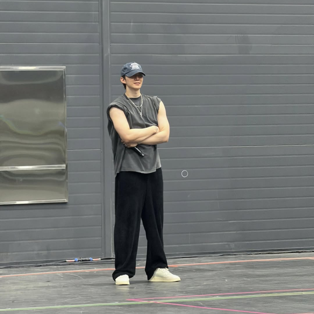 Behind-the-scenes cut of Junho (2PM)