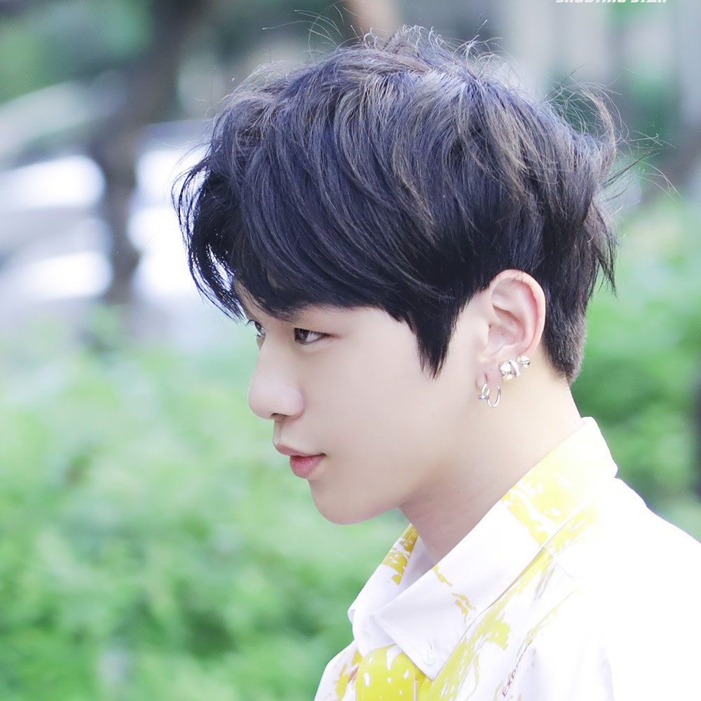 강다니엘의 비하인드 컷