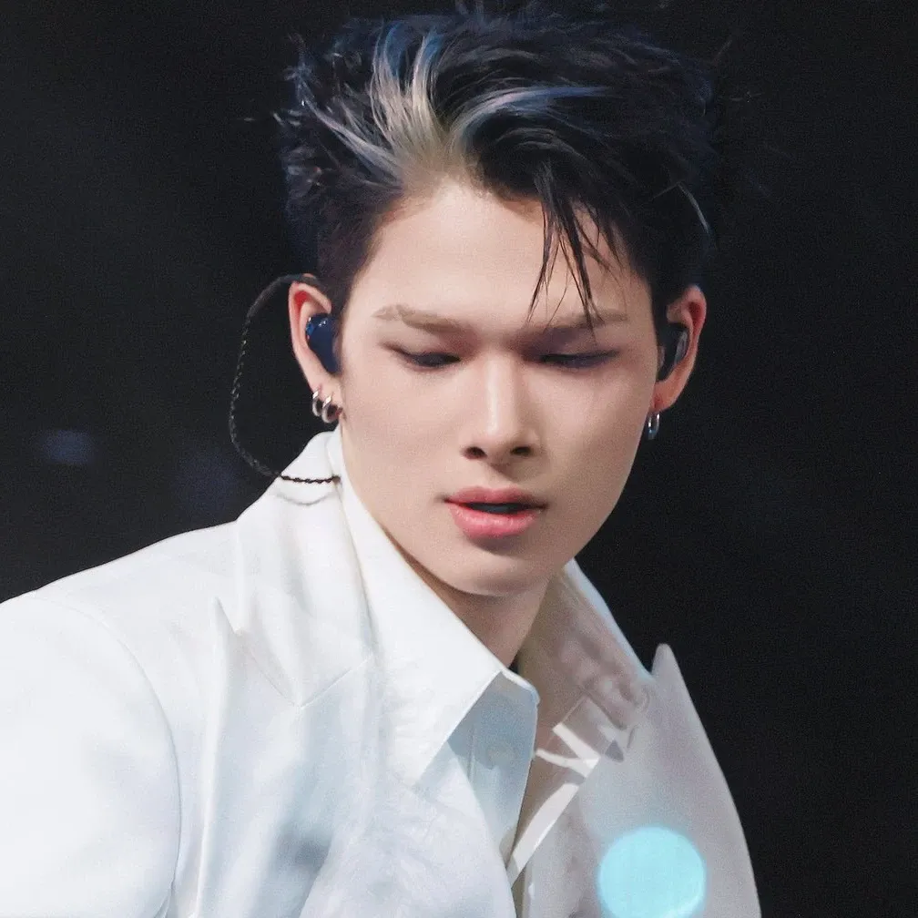 Foto terbaru NI-KI (ENHYPEN)