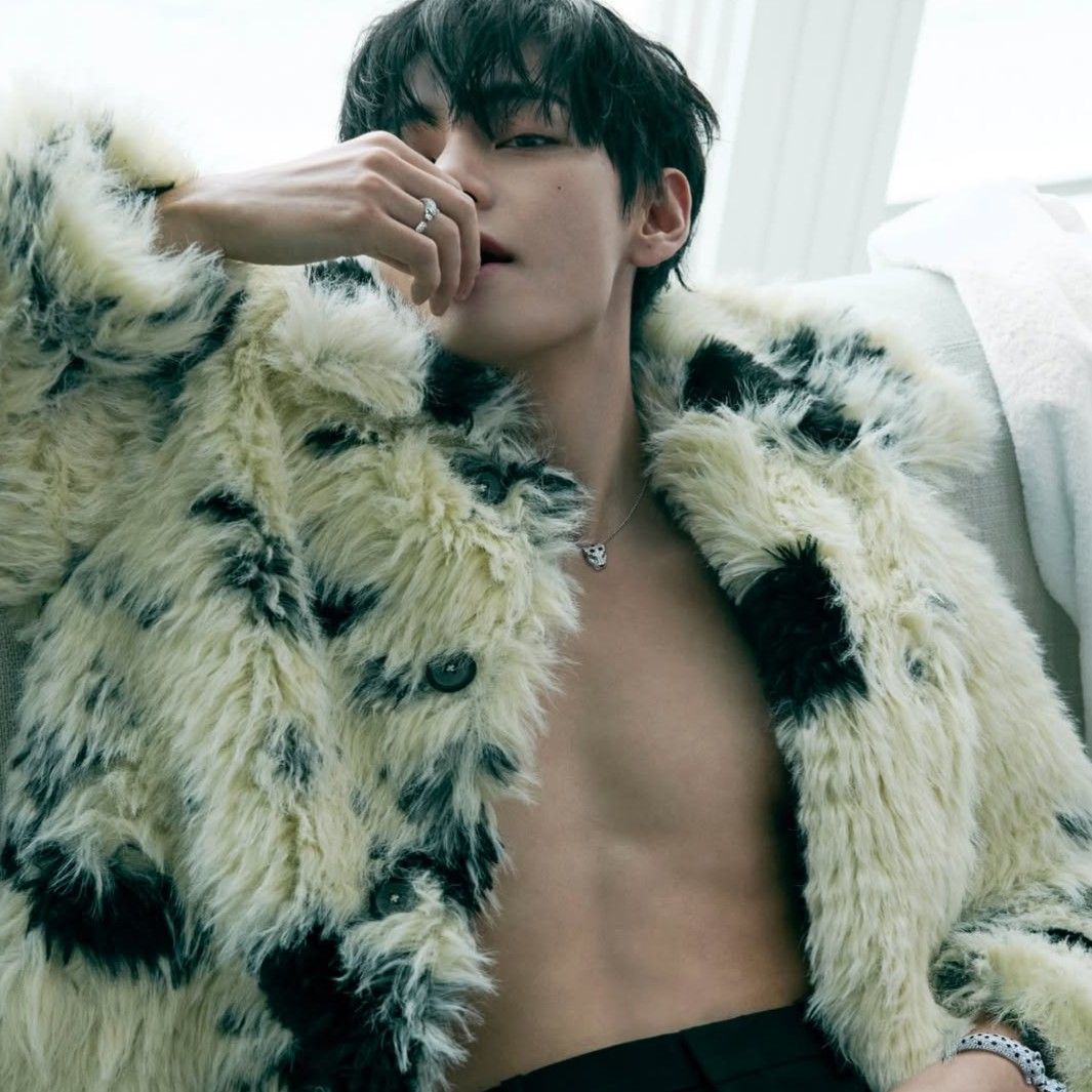 Recent activity shot of V (BTS)