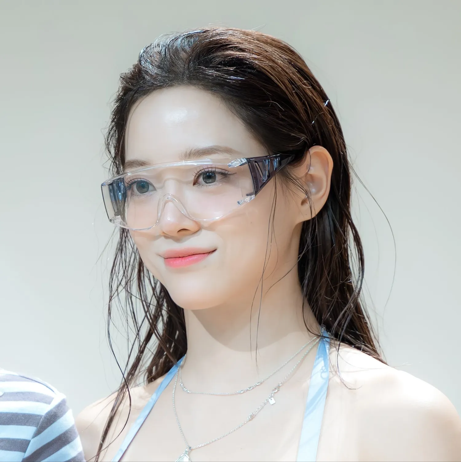 Behind-the-scenes cut of Sejeong (I.O.I)