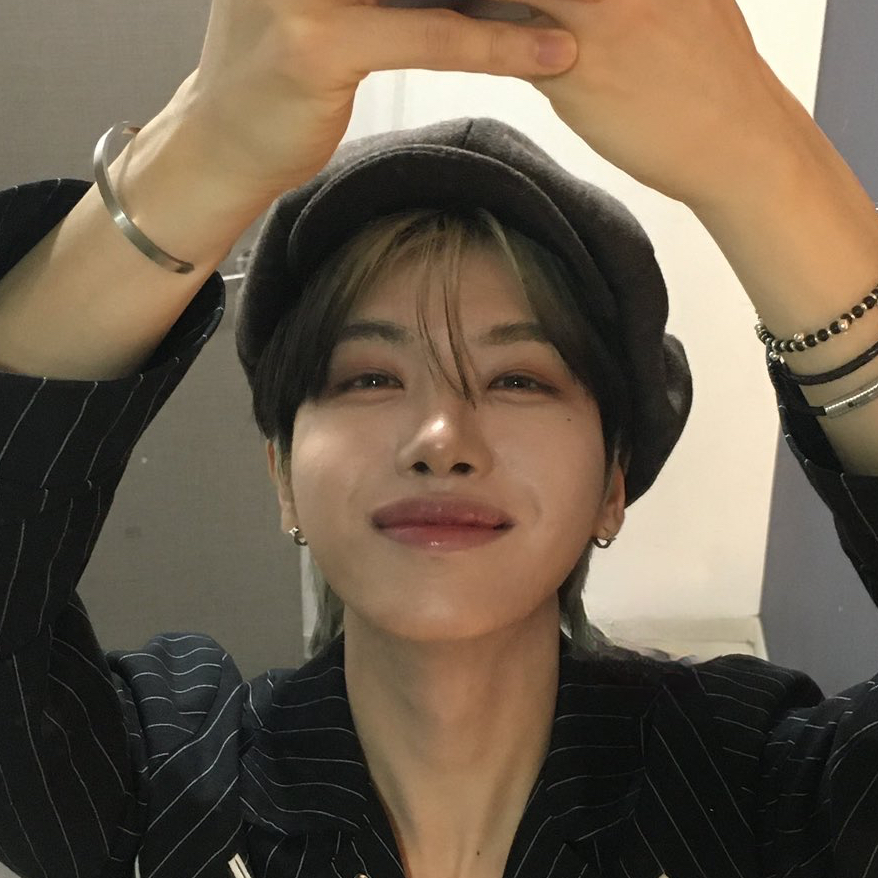 Behind-the-scenes cut of Huiwon (n.SSign)