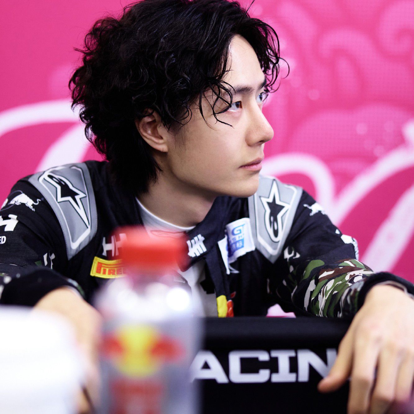 Behind-the-scenes cut of Wang Yibo