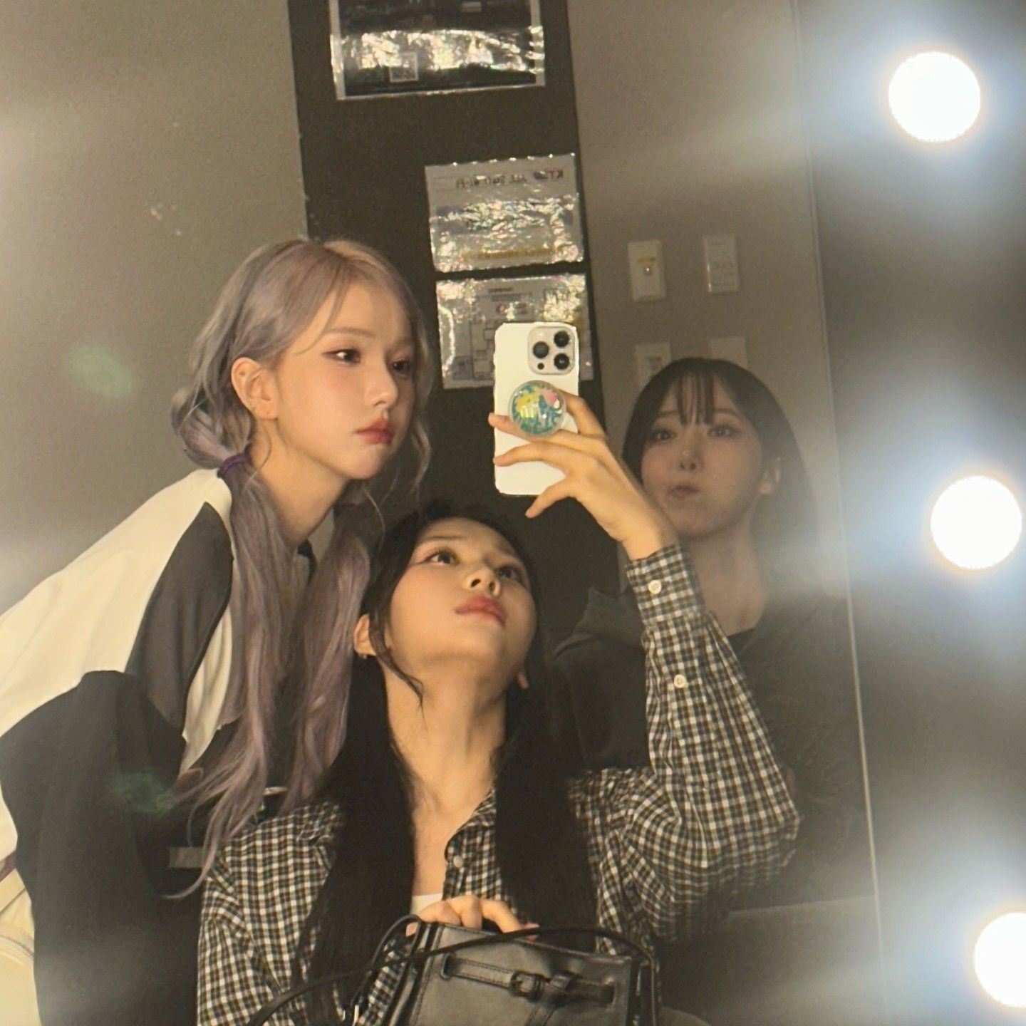 A moment captured by VIVIZ's fan