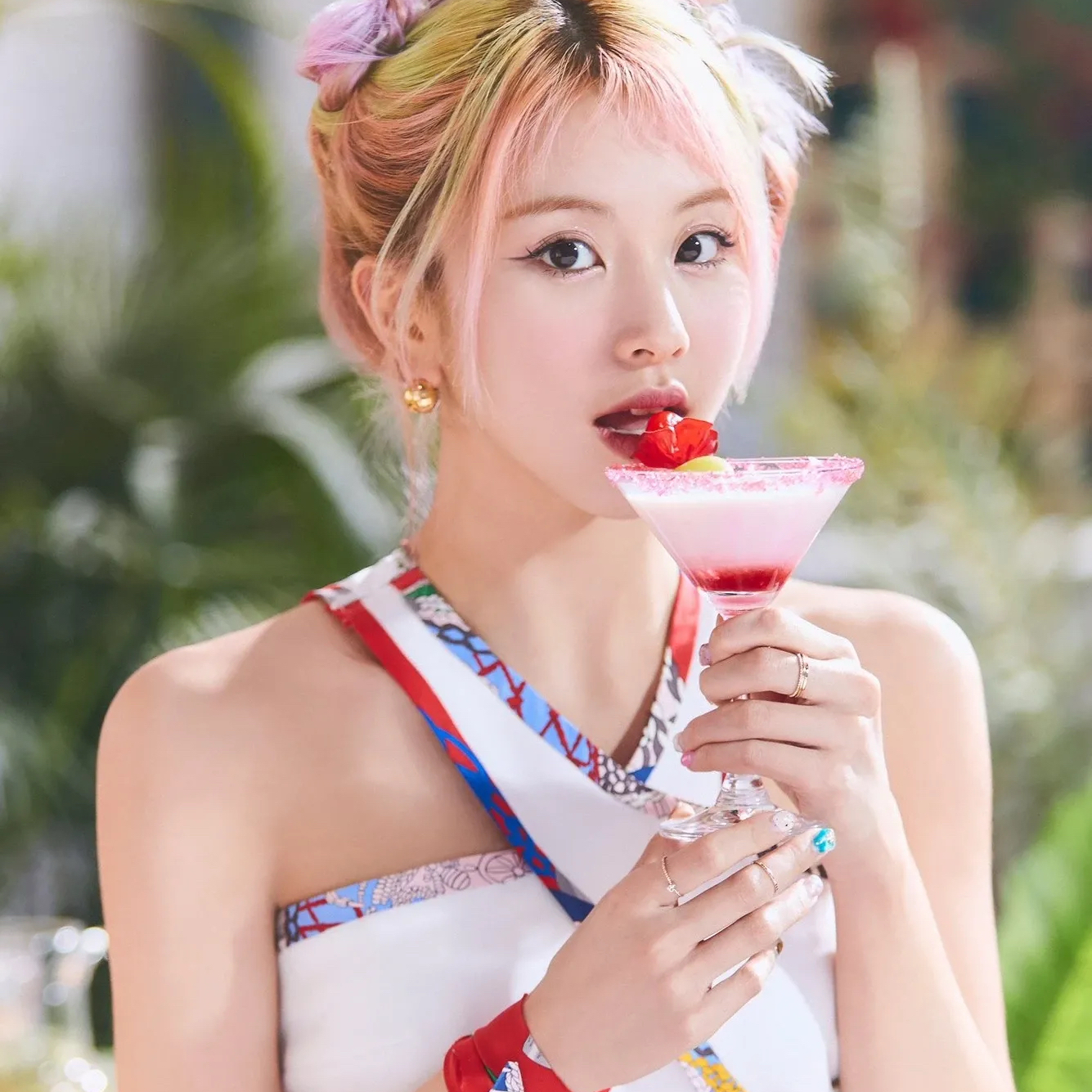 チェヨン (TWICE)の舞台裏ショット