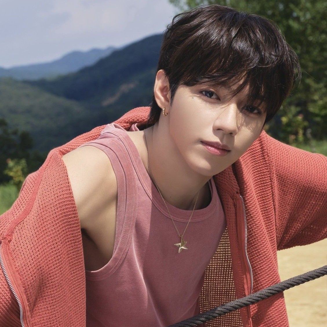 Behind-the-scenes cut of JL (AHOF)