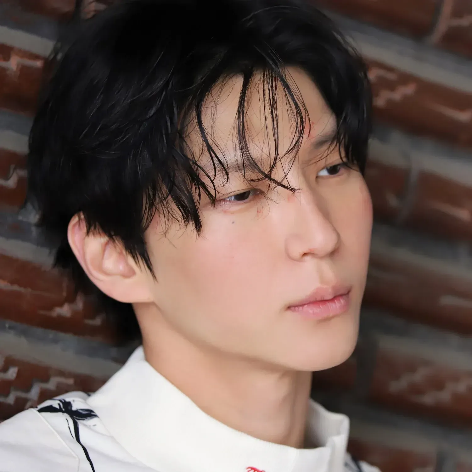 Recent activity shot of LEO (VIXX)