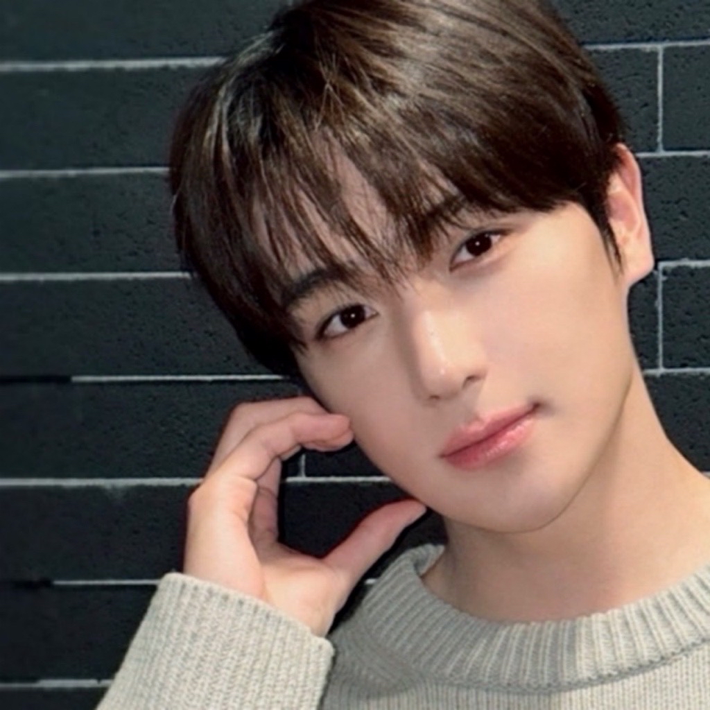 Recent activity shot of Hyunjae (THE BOYZ)