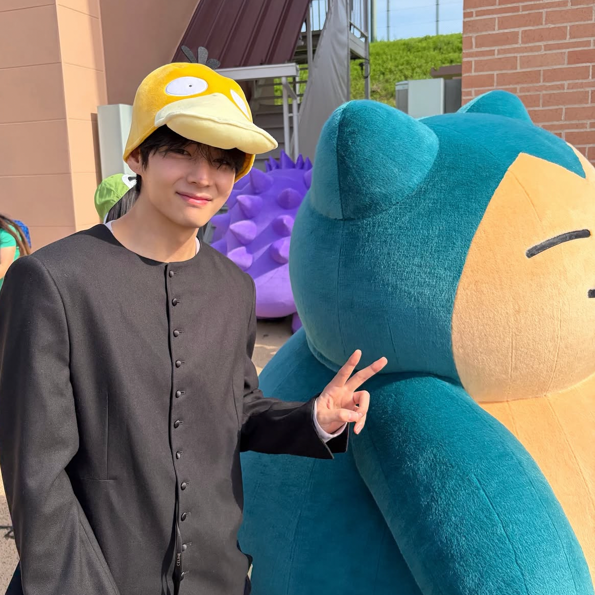 Foto aktivitas terbaru V (BTS)