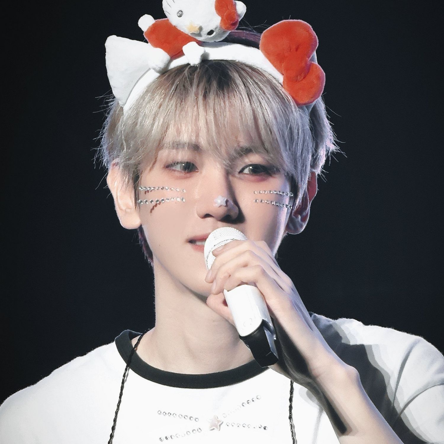 백현 (EXO) 최근 활동샷