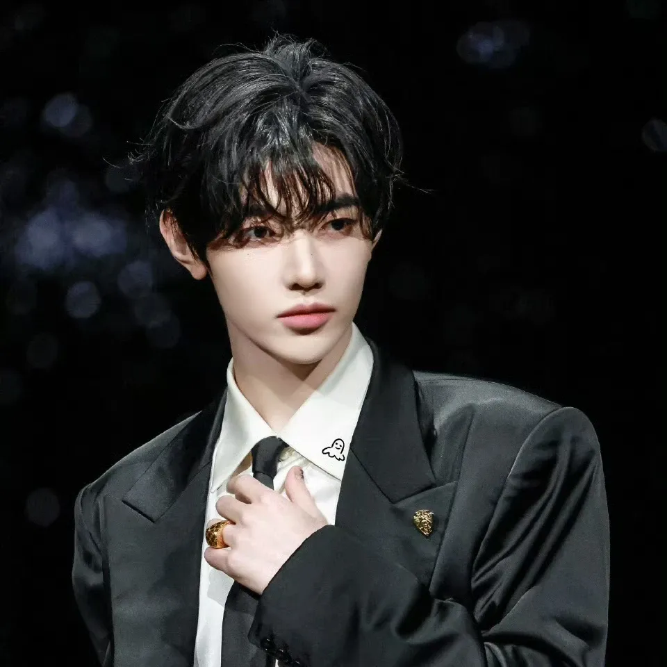 A moment captured by Zhang Hao's fan