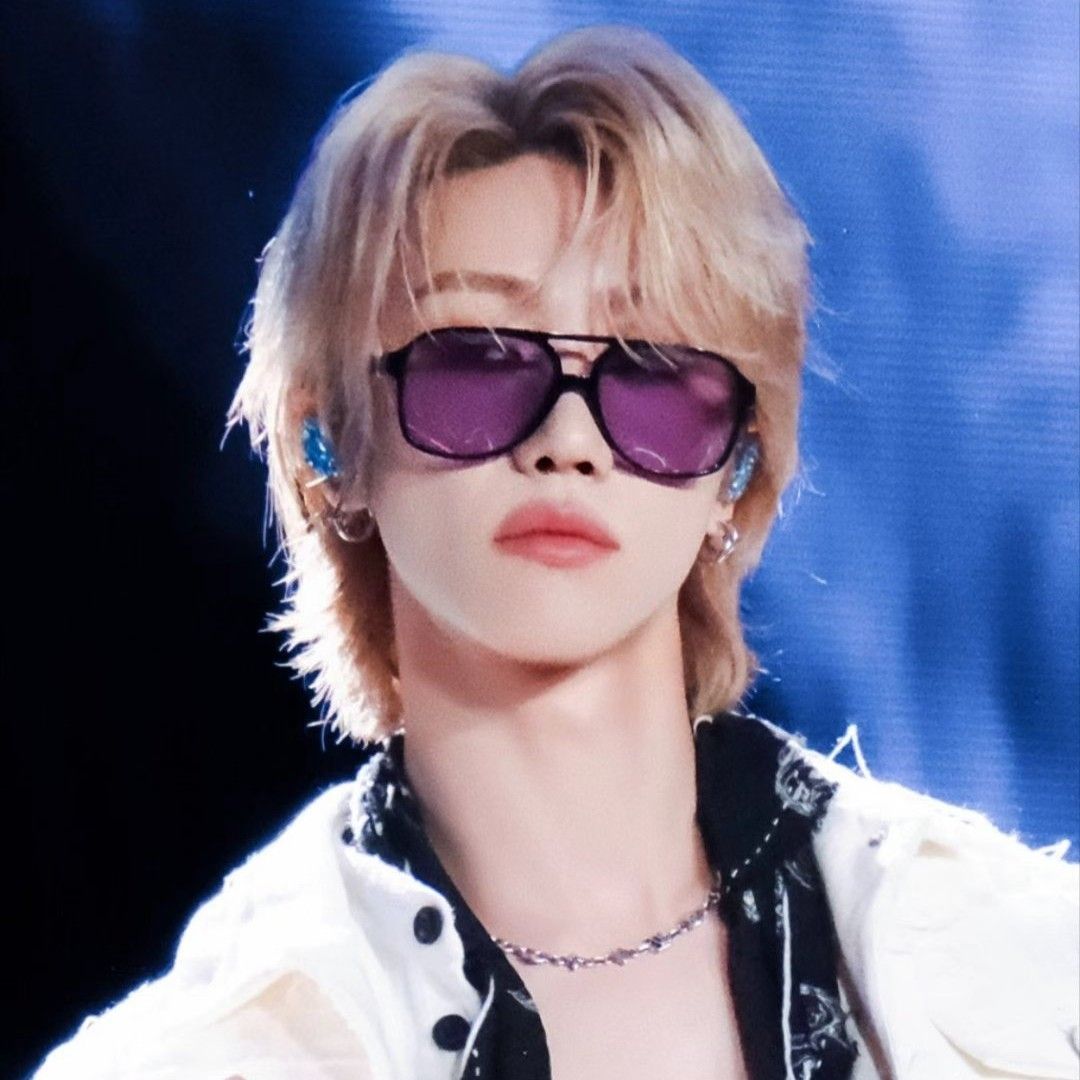 Behind-the-scenes cut of The 8 (SEVENTEEN)