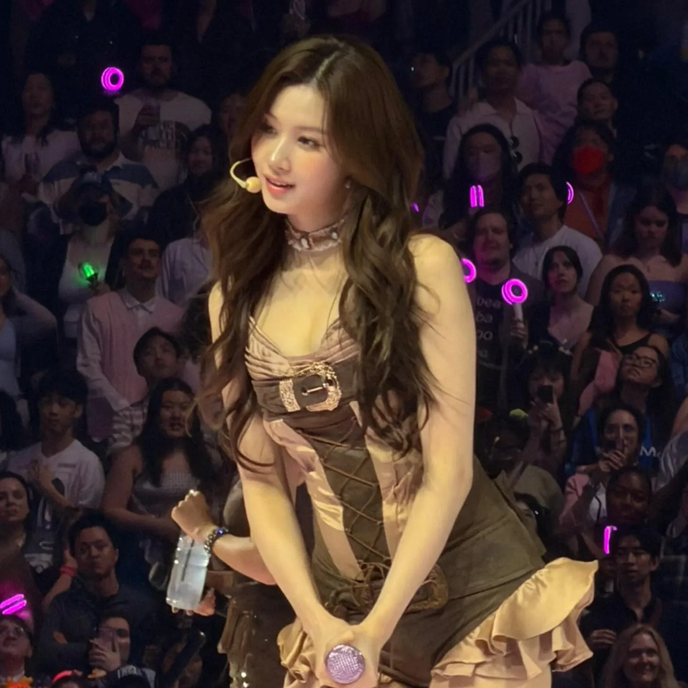 Sana (TWICE)的最新照片