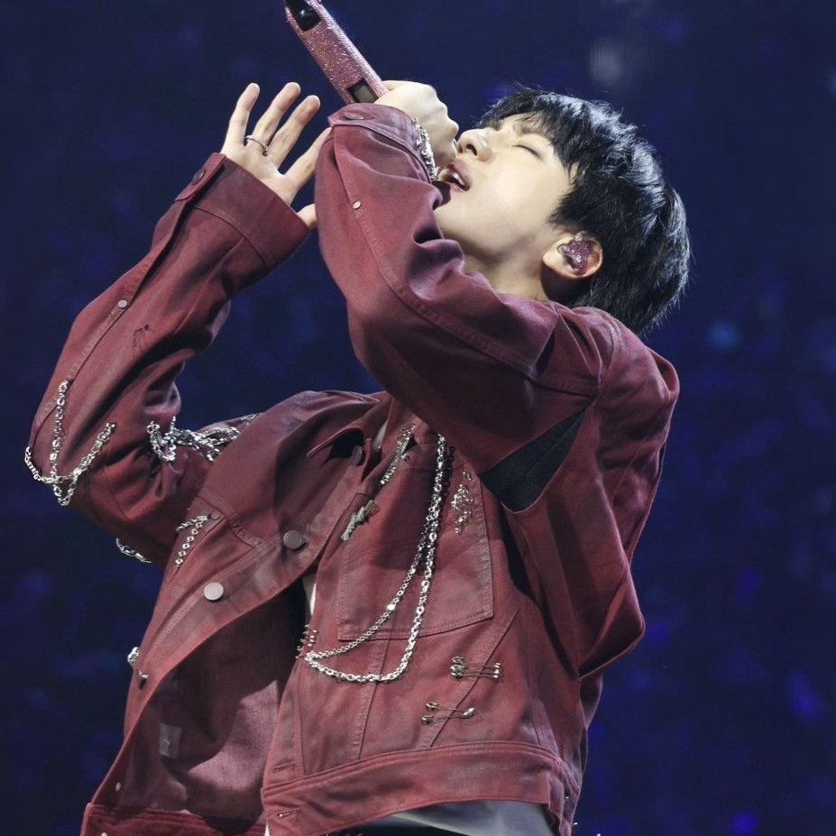 ジン (BTS)の最近の活動写真