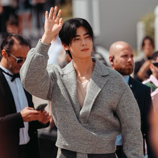 A moment captured by Eunwoo (ASTRO)'s fan