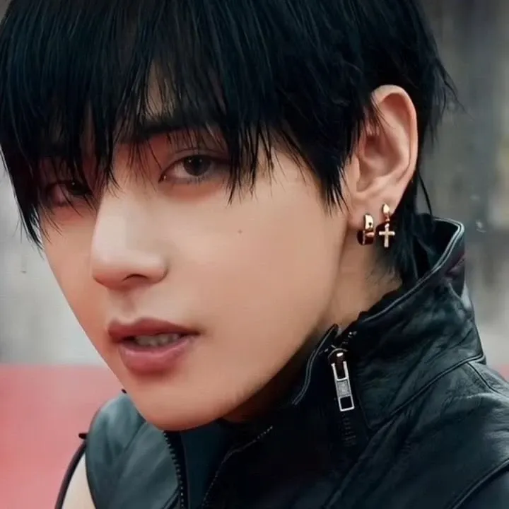 Foto aktivitas terbaru V (BTS)