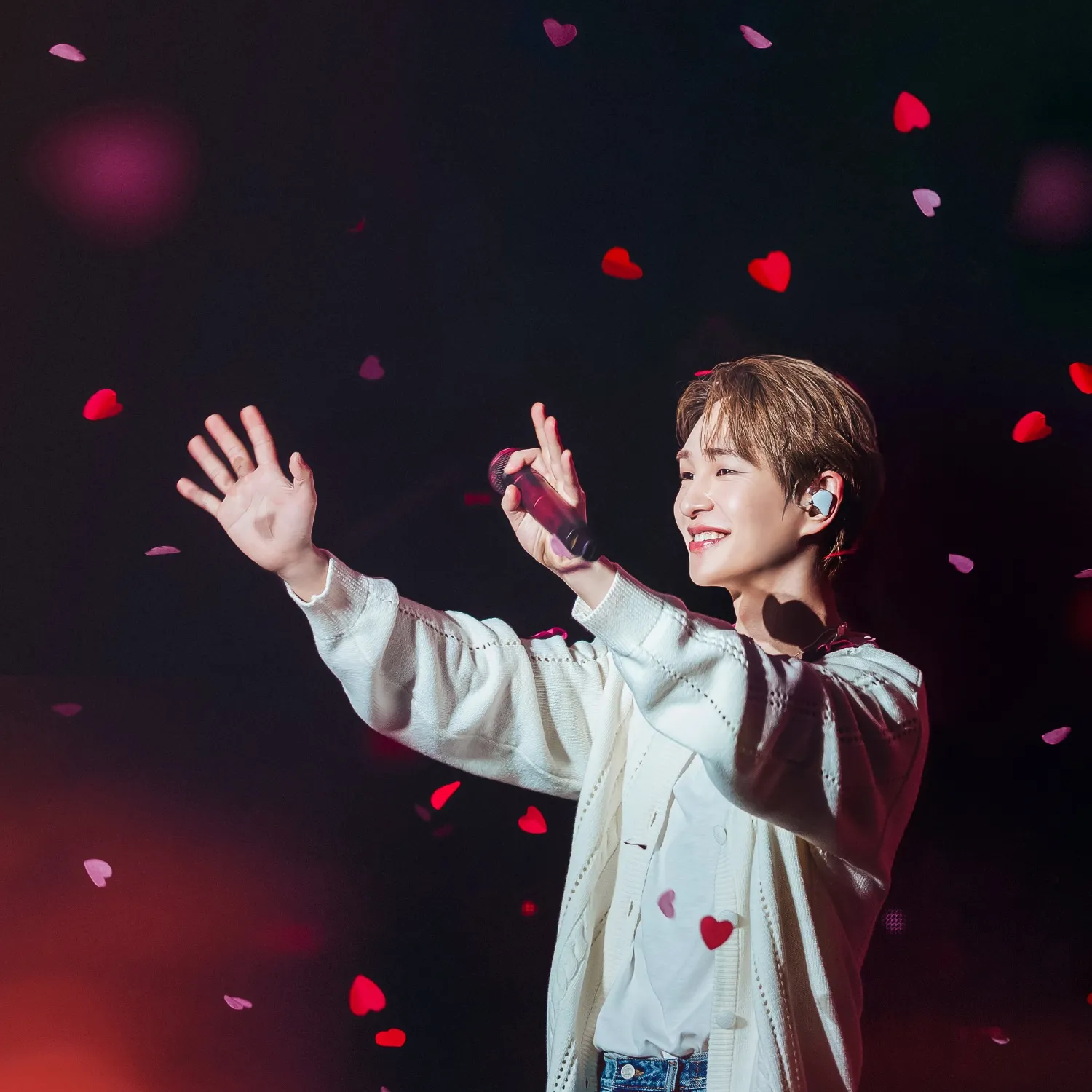 Recent activity shot of Onew (SHINee)