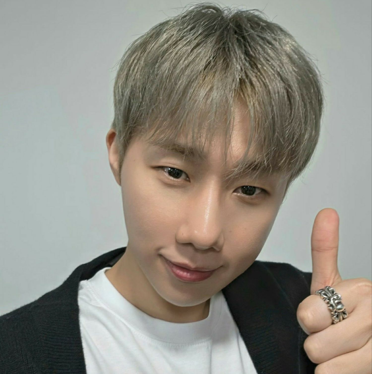 Recent activity shot of Sungkyu (INFINITE)