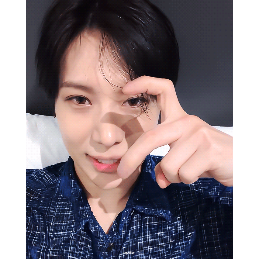 A moment captured by Taemin (SHINee)'s fan