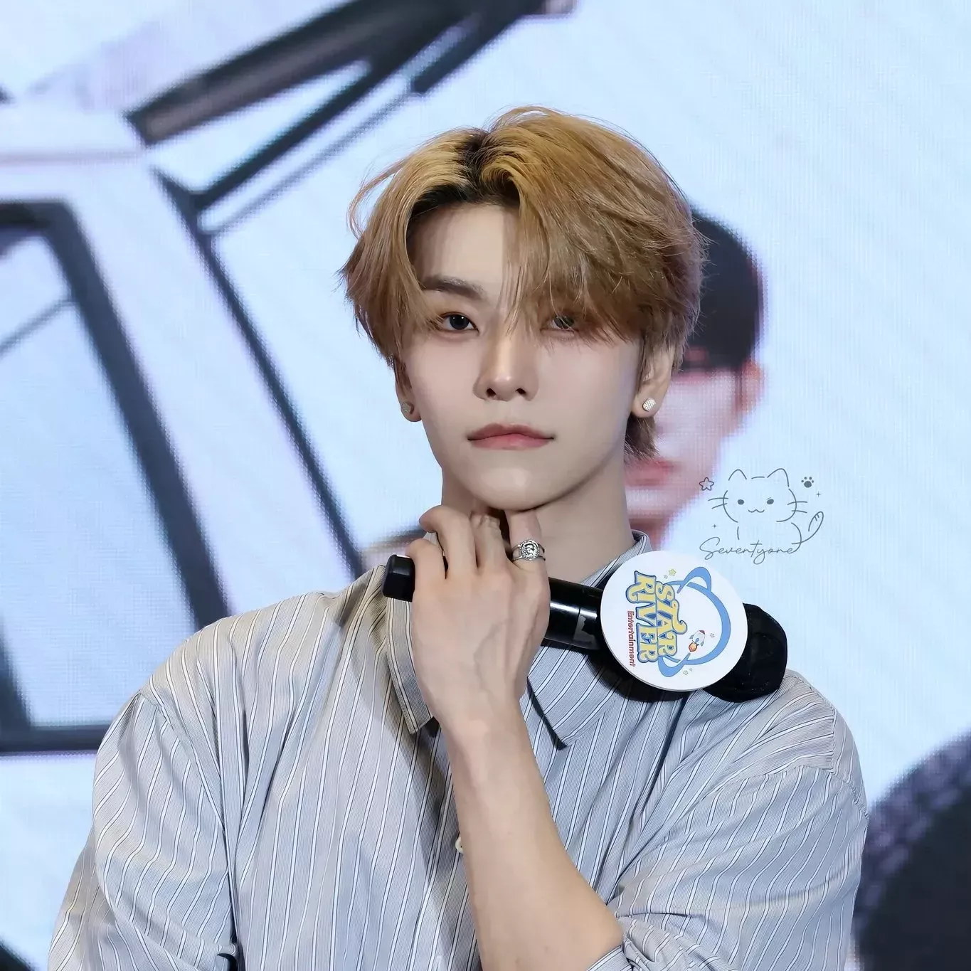 A moment captured by He Xinlong (ALPHA DRIVE ONE)'s fan