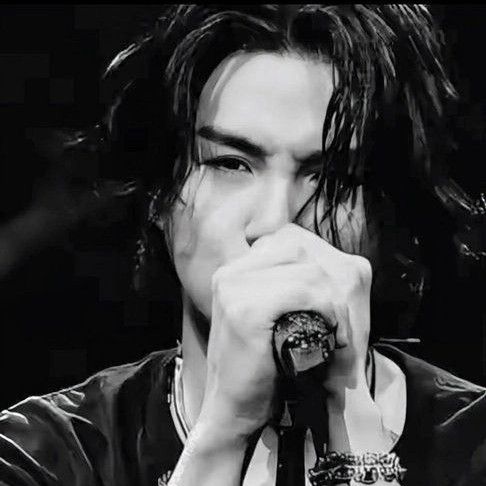 Potret di balik layar SUGA (BTS)