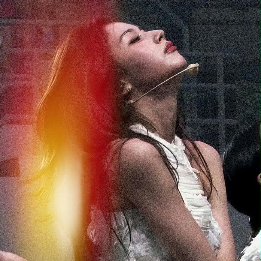 사나 (TWICE)의 비하인드 컷