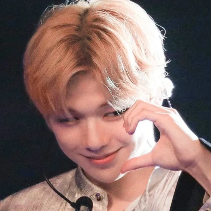 강다니엘의 최신 사진