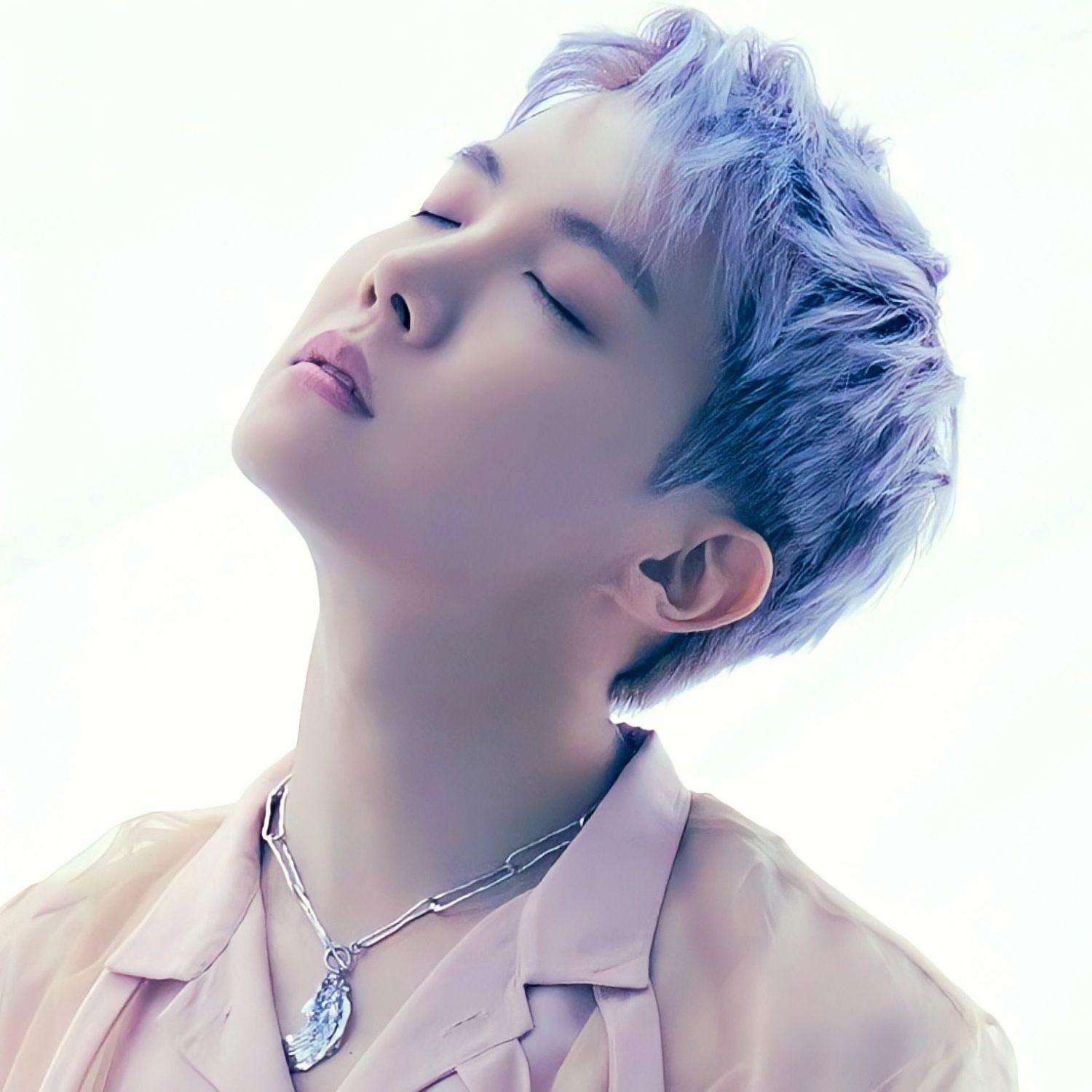 Foto terbaru j-hope (BTS)