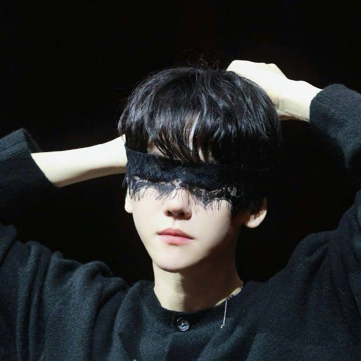 백현 (EXO) 최근 활동샷