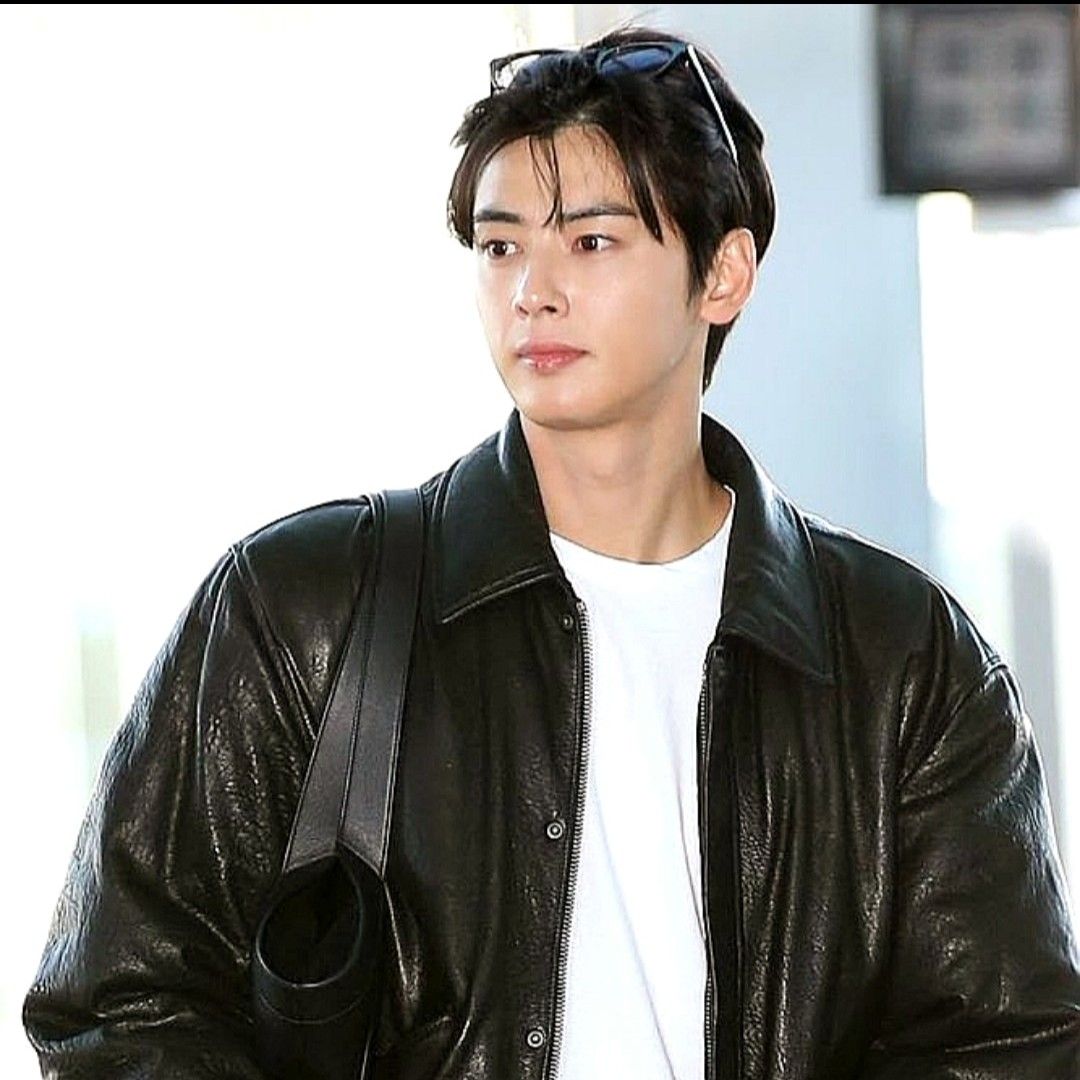 Recent activity shot of Eunwoo (ASTRO)