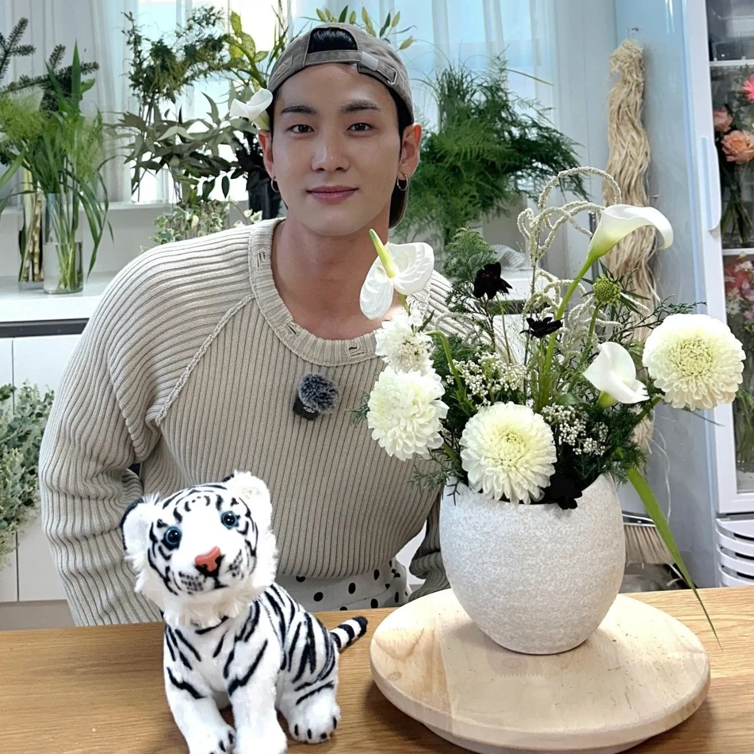 백호의 비하인드 컷