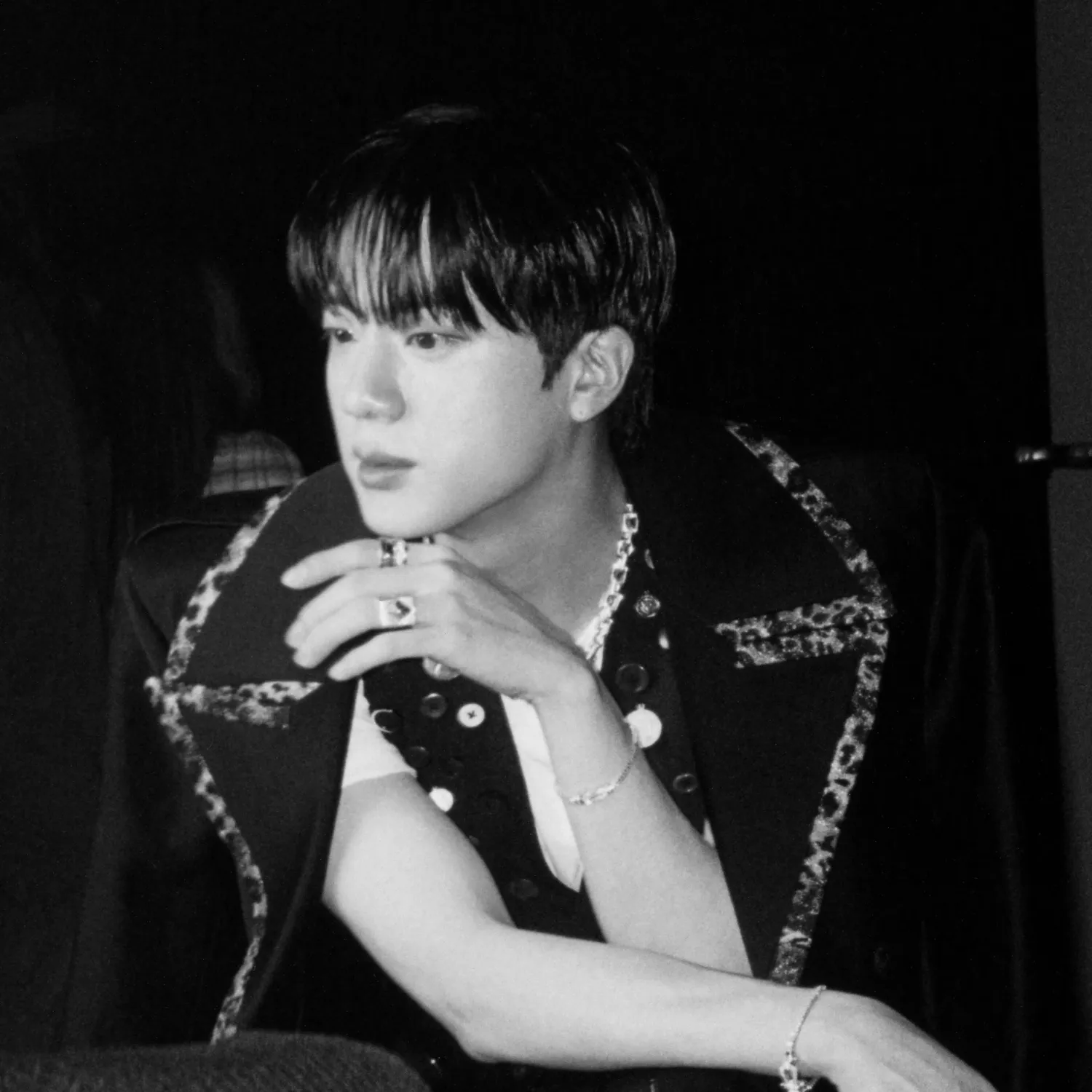 진 (방탄소년단)의 최신 사진