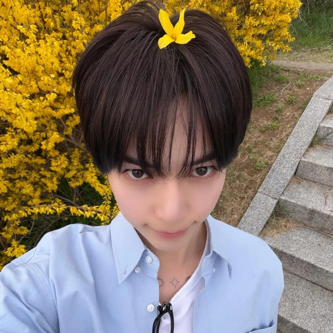 成韩彬 (ZEROBASEONE)的最新活动照片